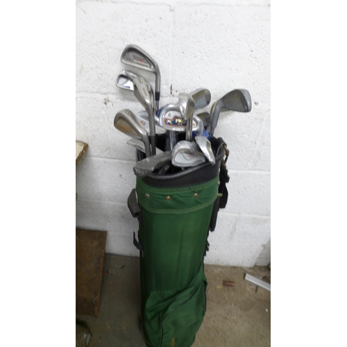 2254 - 5 Bags of golf irons, drivers and putters including Big Ezee, Ram, Delta, Donnay and Spalding and Se... 