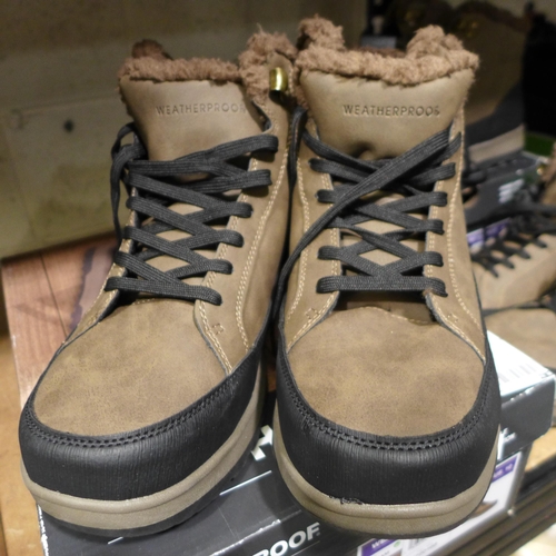 3254 - Pair of men's weatherproof brown boots, UK size 9 *This lot is subject to VAT