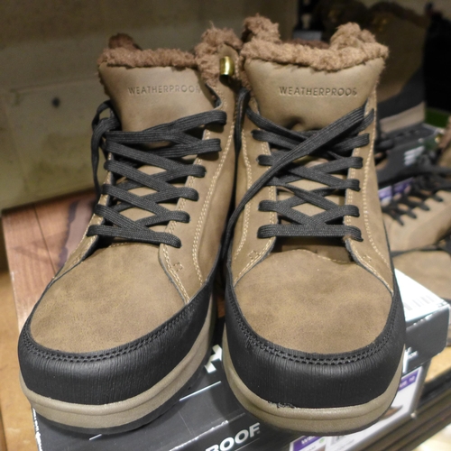 3255 - Pair of men's weatherproof brown boots, UK size 9 *This lot is subject to VAT