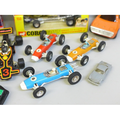 627 - Two WhizzWheels F1 cars, boxed, other F1 cars, Barton Toys Garage accessories, etc.