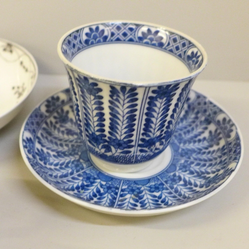 652 - A collection of Georgian porcelain, two pieces a/f, a Chinese blue and white cup and saucer, saucer ... 