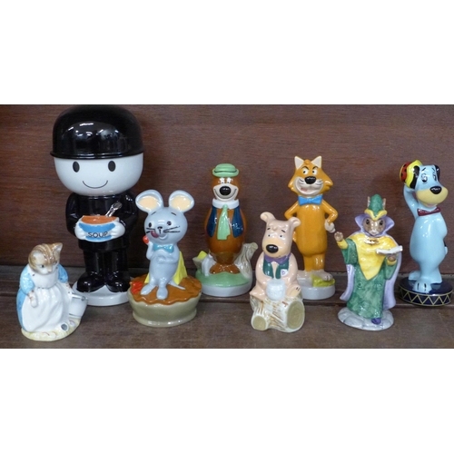 699 - A collection of Wade figures, Souper Fred, Pixie, Huckleberry Hound, Yogi Bear, Boo Boo and Mr Jinks... 