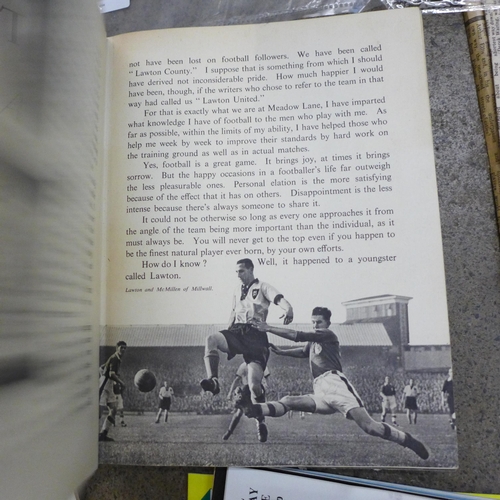 730 - A collection of Notts County FC ephemera including newspaper cuttings, a Tommy Lawton annual and a c... 