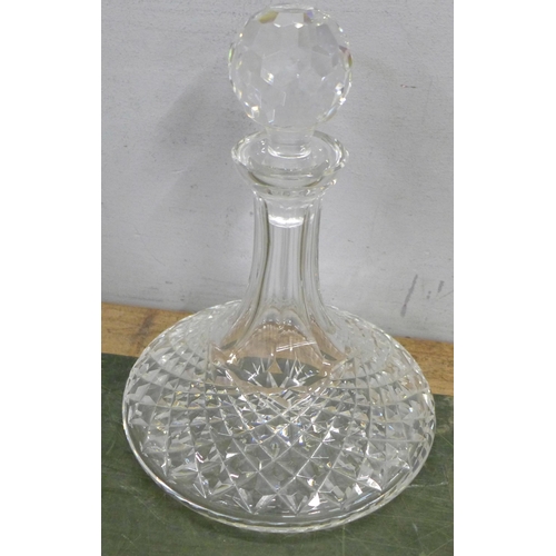 756A - A set of Waterford Crystal drinking glasses; six champagne glasses, six wine glasses, six sherry gla... 