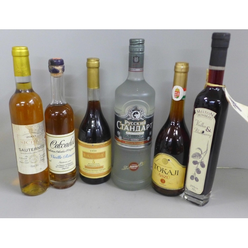 778 - A collection of alcohol including Russian Standard Vodka (six bottles) **PLEASE NOTE THIS LOT IS NOT... 