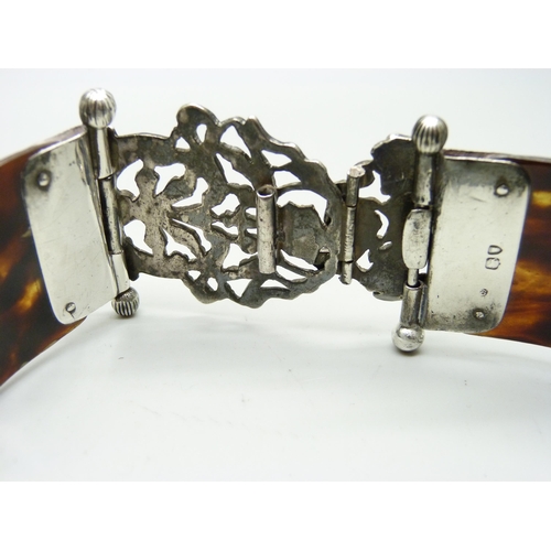 796 - A Victorian silver and tortoiseshell nurse's belt, London 1895, tortoiseshell a/f