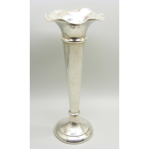 808 - A silver posy vase, 17.6cm tall, 148g (weighted base)