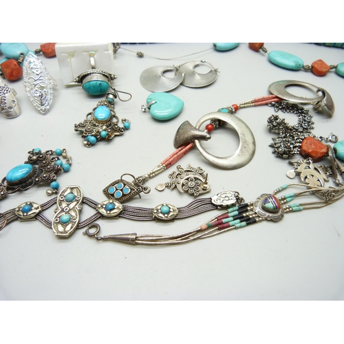 832 - A collection of silver jewellery including three pairs of earrings, three rings, two pendants and tw... 