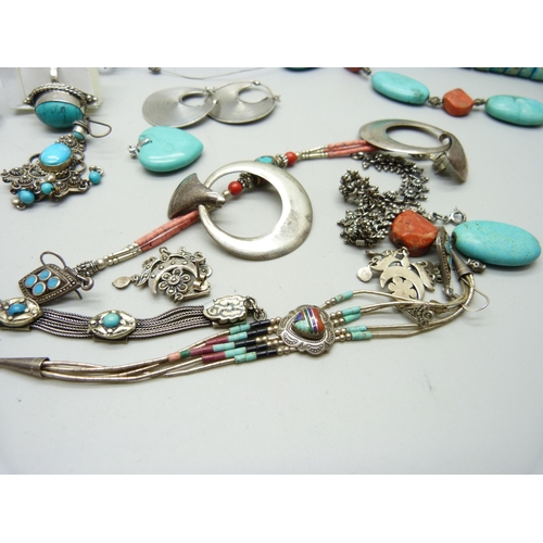 832 - A collection of silver jewellery including three pairs of earrings, three rings, two pendants and tw... 