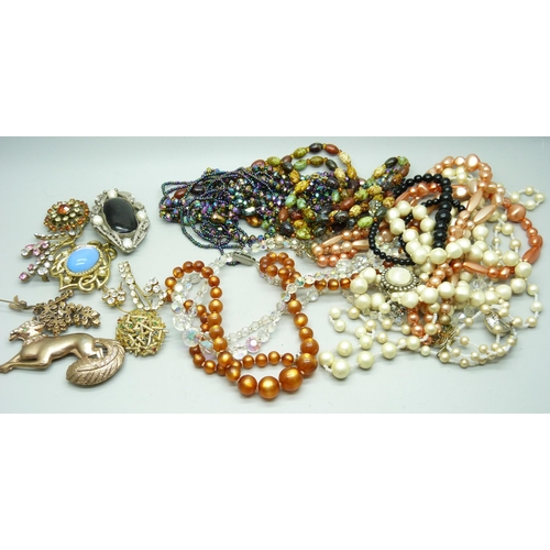 843 - Vintage bead necklaces and brooches