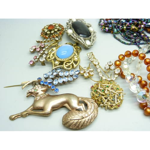 843 - Vintage bead necklaces and brooches