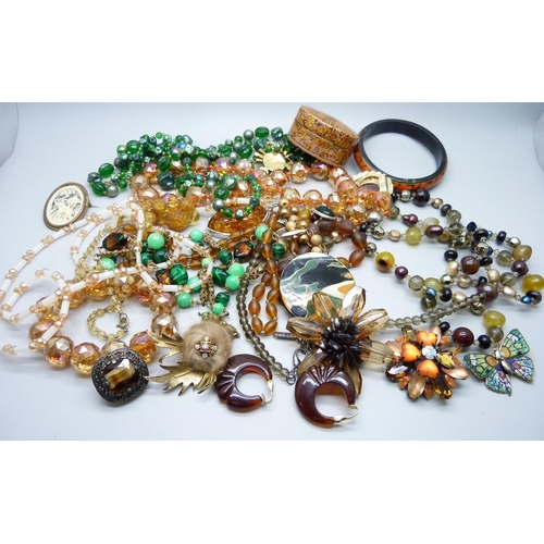 854 - A collection of costume jewellery