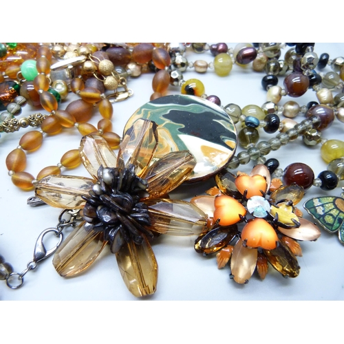 854 - A collection of costume jewellery