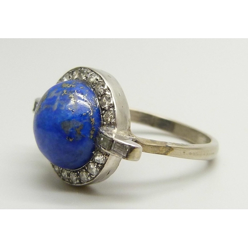 872 - An 18ct white gold Art Deco style lapis lazuli and diamond ring, 7.1g, U