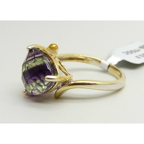 892 - A silver gilt chequerboard cut fluorite ring, S