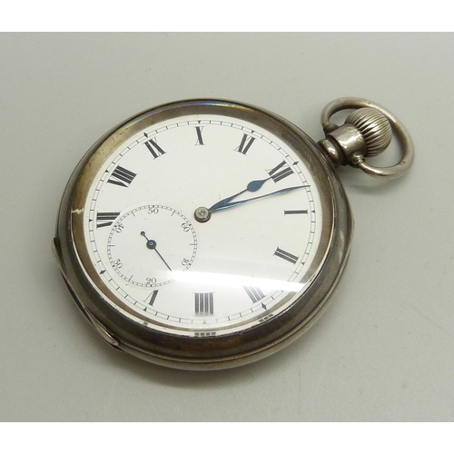 906 - A silver cased pocket watch, Birmingham, 1918