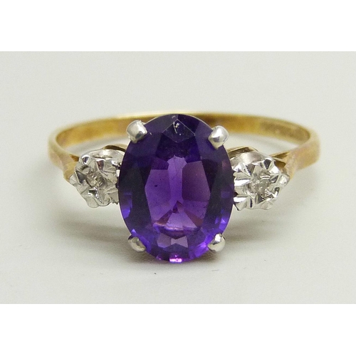 942 - A 9ct gold, amethyst and illusion set diamond ring, 1.5g, N