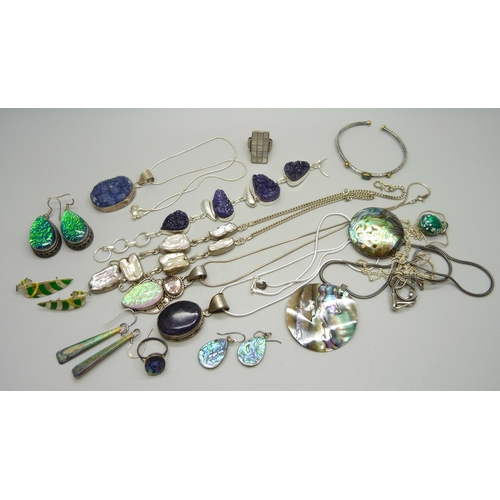 958 - A collection of silver, white metal and silver plated jewellery set with stones and abalone