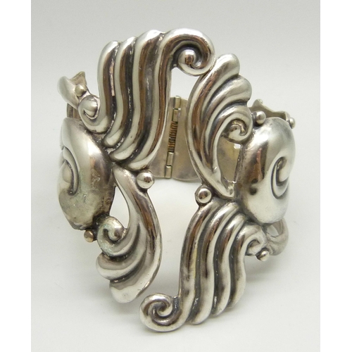 963 - A Mexican Taxco silver bangle, 54g