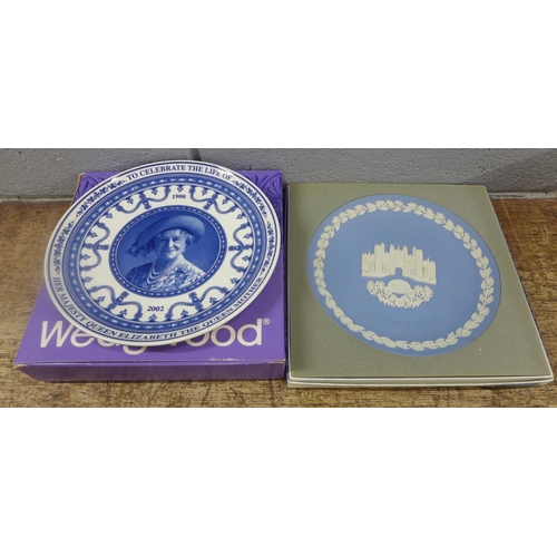 973 - Seven Wedgwood collectors plates, two Royal Worcester egg coddlers and pin badges **PLEASE NOTE THIS... 