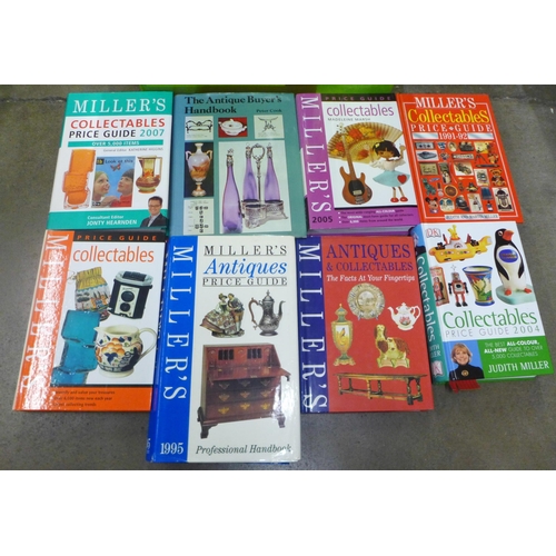 996 - A collection of books; Antique guides **PLEASE NOTE THIS LOT IS NOT ELIGIBLE FOR IN-HOUSE POSTING AN... 