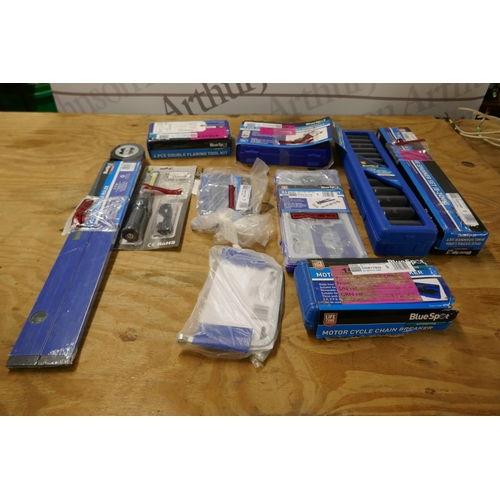 2367 - A box of 10 Blue Spot items including an 86 piece nut riveter kit (M3-M81), a motorcycle chain break... 