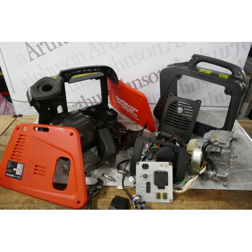 2384 - A Clarke Power 1100w inverter generator (IGI200D (7798) * this lot is subject to VAT - sold as scrap