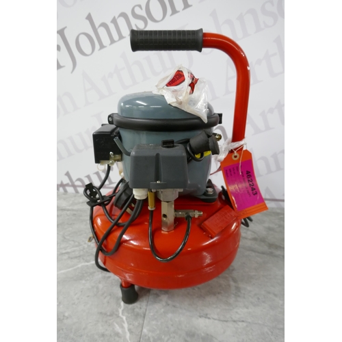 2386 - A Clarke Air Shhh (Shhh Air 30/9) air compressor (7801) * this lot is subject to VAT - sold as scrap