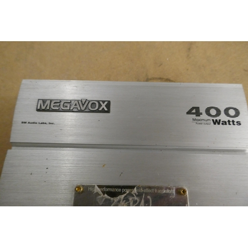 2121 - A Megavox 400w M-2200 2-channel bridgeable car amplifier (used)