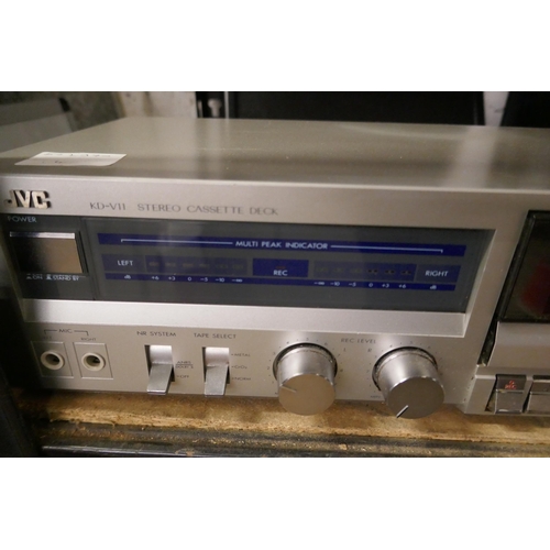 2134 - A JVC KD-VII stereo cassette deck