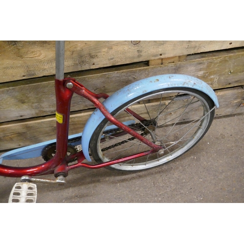 2164 - A vintage children’s Raleigh Dart bike