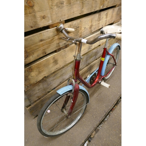 2164 - A vintage children’s Raleigh Dart bike