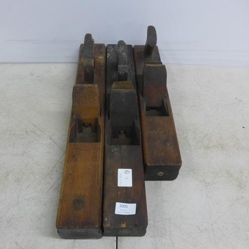 2005 - 3 Vintage wooden block planes