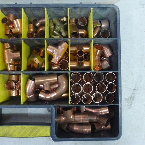 2017 - A box of 15mm and a box of 10mm assorted copper pipe fittings