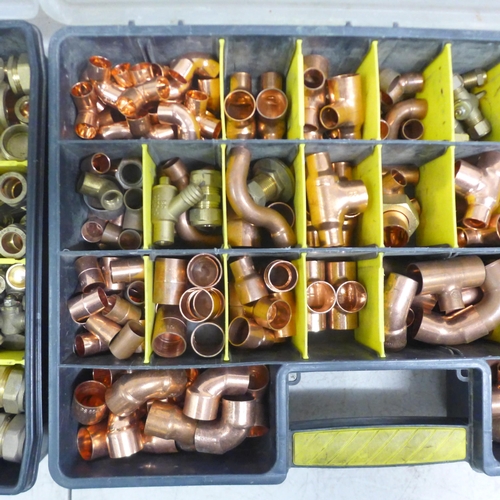 2017 - A box of 15mm and a box of 10mm assorted copper pipe fittings