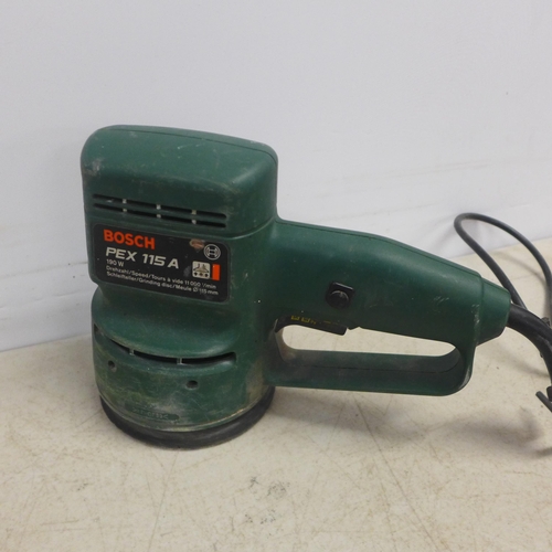 2027 - A Bosch PEX 115A 240v 190w orbital multi sander