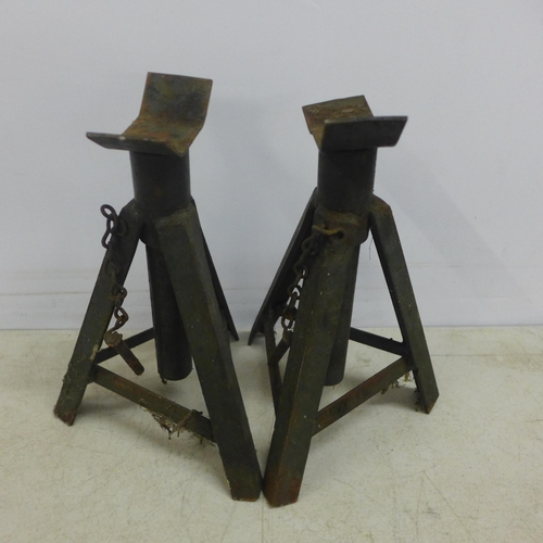 2037 - Three automotive roadside jacks, two record G-Clamps, a pair of axle stands and a 1 1/2 ton armstron... 