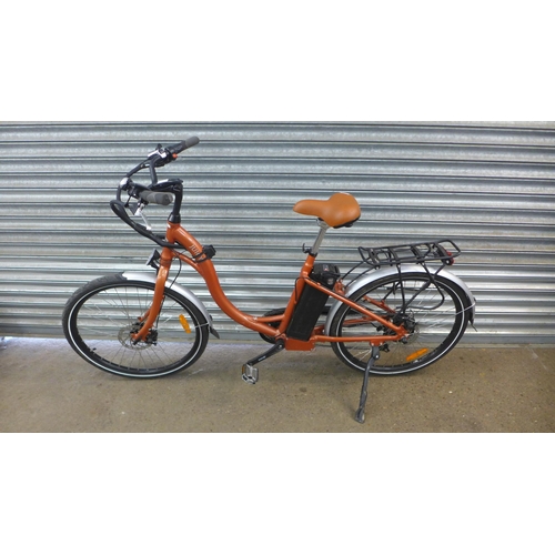 2178 - A Juicy electric bike with battery, key and charger