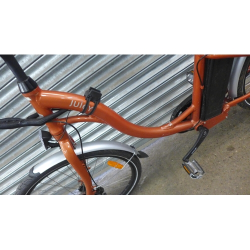 2178 - A Juicy electric bike with battery, key and charger