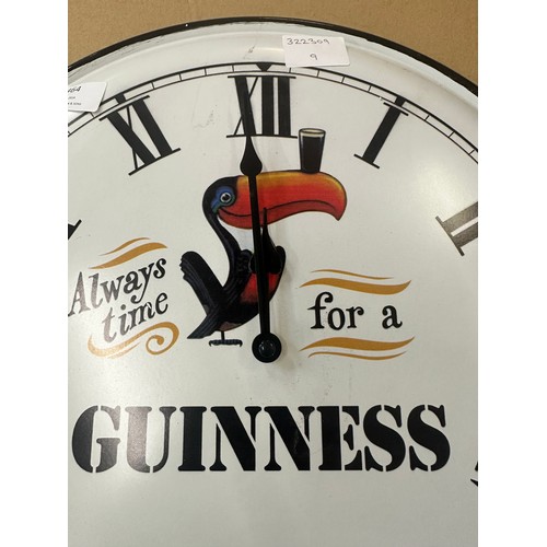 1464 - A Guinness wall clock