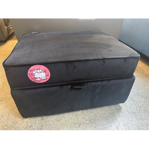 1491 - Black velvet storage footstool