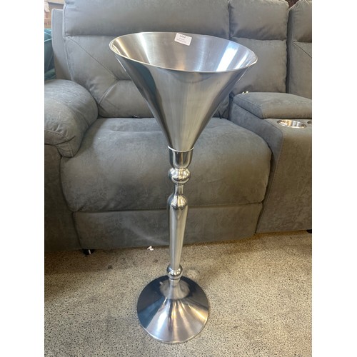 1494 - A polished chrome champagne stand