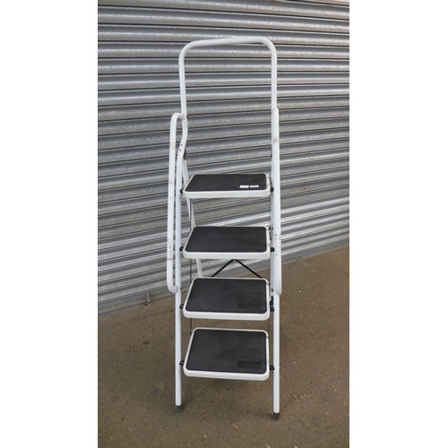 2181 - A Genius Safety 4-step safety ladder with hand rail