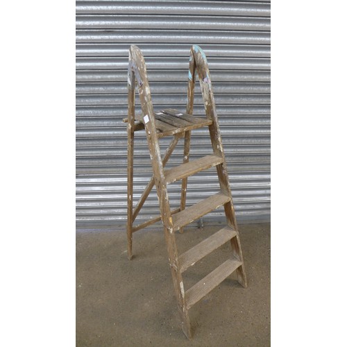 2186 - Two wooden 5-rung stepladders