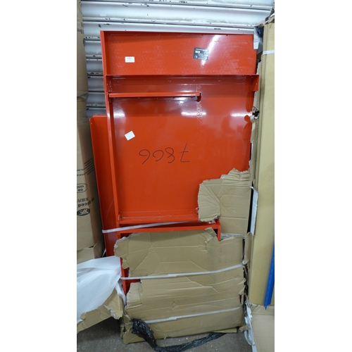 2197 - A Clarke red metal work bench 9CWB300LS) (7806) * this lot is subject to VAT - sold as scrap