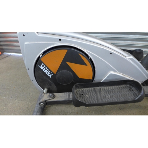 2271 - A York Fitness Aspire elliptical cross training machine