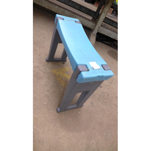 2341 - A Hozelock kneeling stool, a folding stool and a folding exercise bench