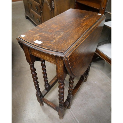 182 - A small early 20th Century oak barleytwist gateleg table