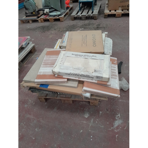 40 - Fourteen pallets of ceramic tiles. Lot will be sold in situ at Wellingborough, Northamptonshire and ... 