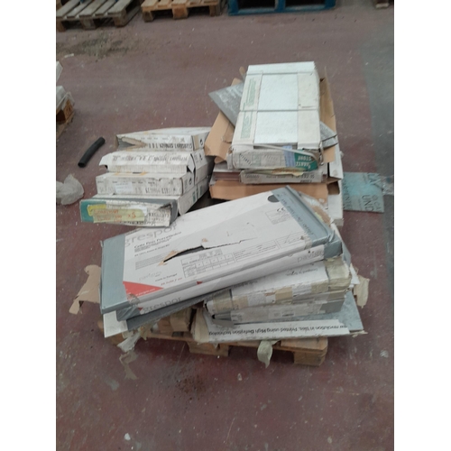 40 - Fourteen pallets of ceramic tiles. Lot will be sold in situ at Wellingborough, Northamptonshire and ... 